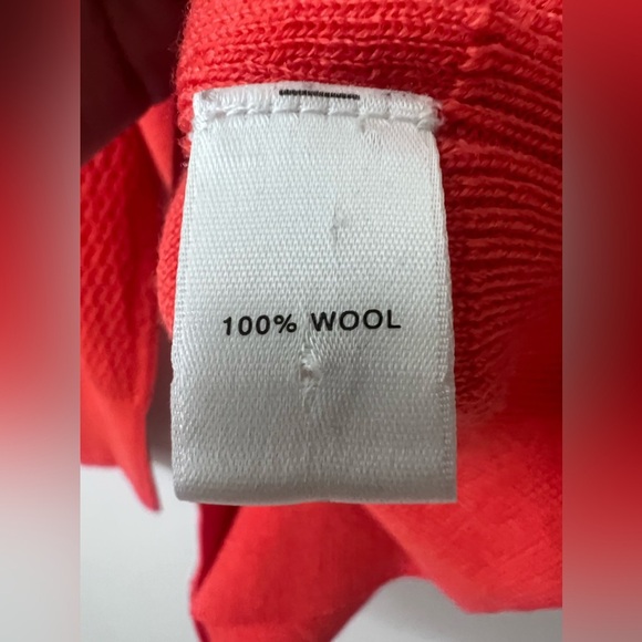 ST. JOHN Red 100% Wool Sweater Top Yellow Label - Picture 3 of 7